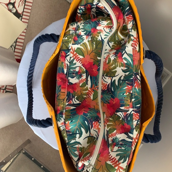 Yellow/Citrus O Bag - Picture 5 of 6